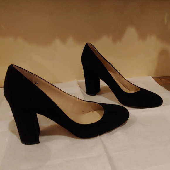 Shoes - Picture 3 of 8